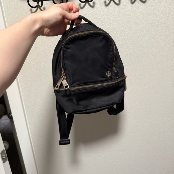 Lululemon City Adventurer Purse/Backpack *Micro 3L - Picture 7 of 9